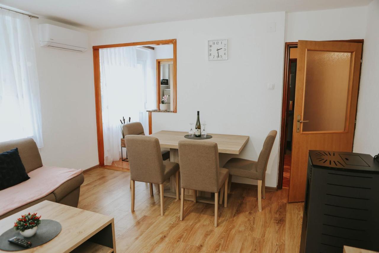 I&T Apartman Gospić Екстериор снимка