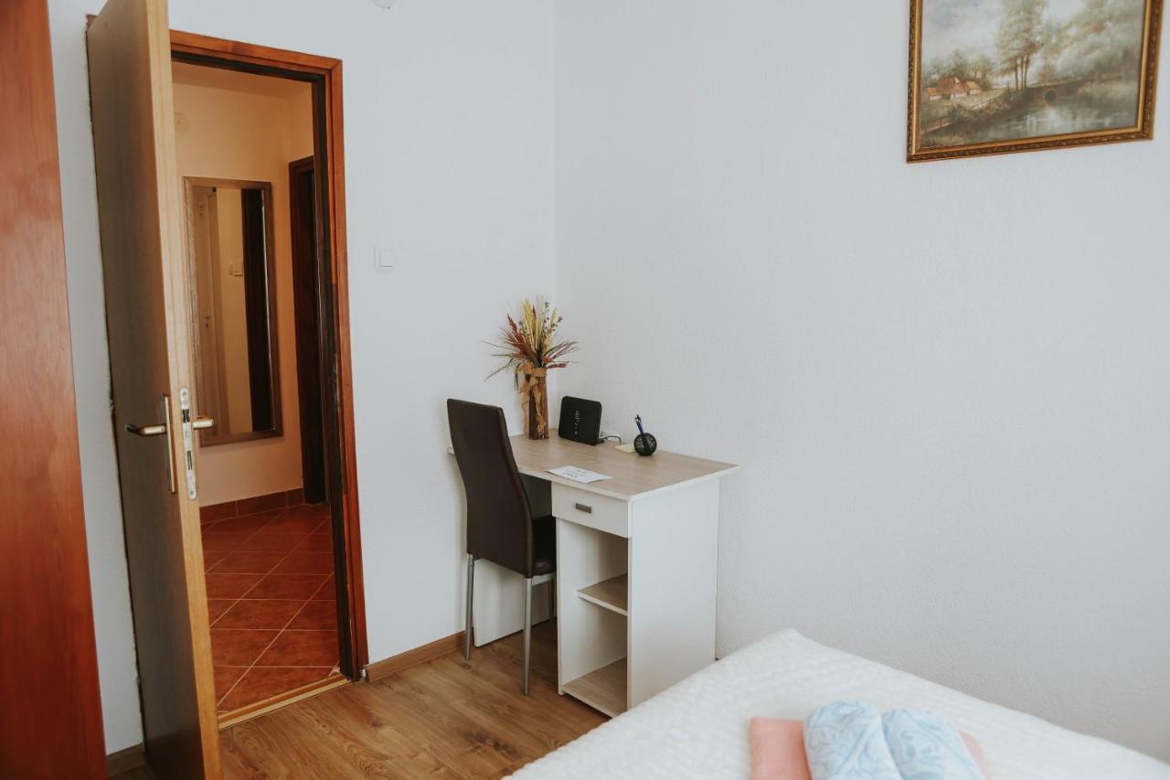 I&T Apartman Gospić Екстериор снимка