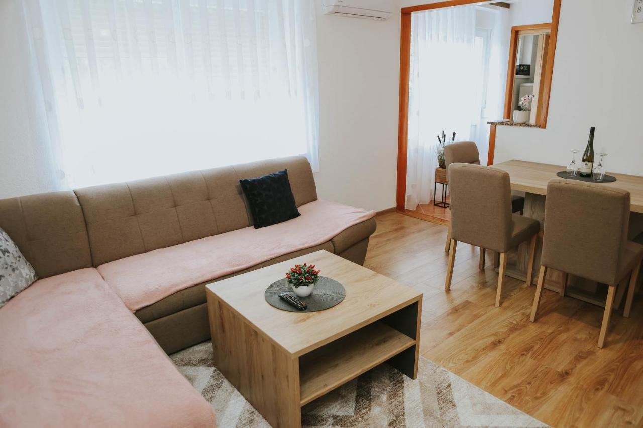 I&T Apartman Gospić Екстериор снимка
