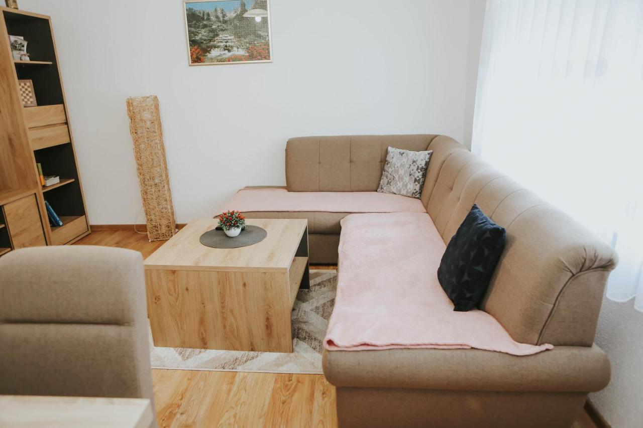 I&T Apartman Gospić Екстериор снимка
