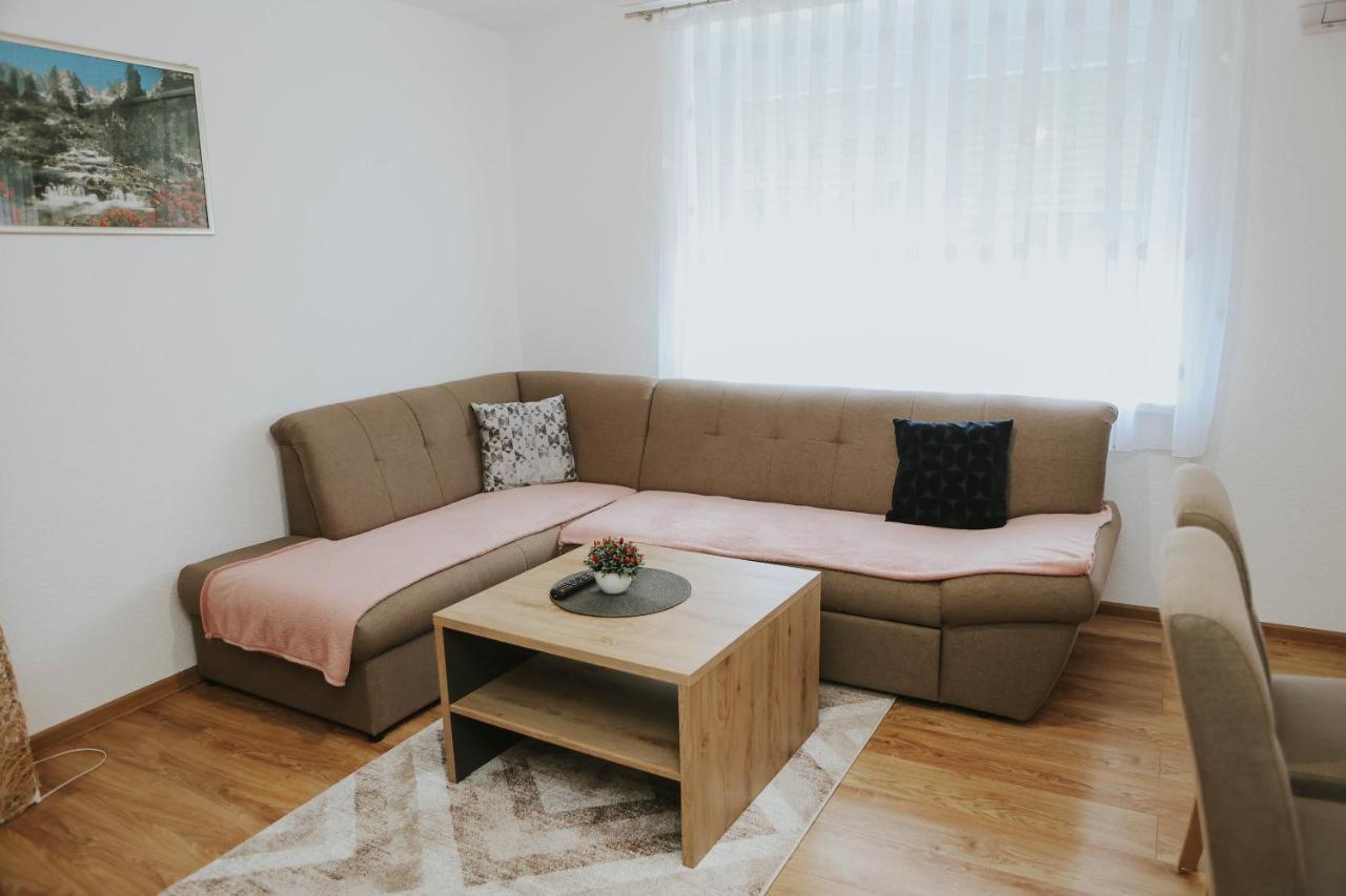 I&T Apartman Gospić Екстериор снимка